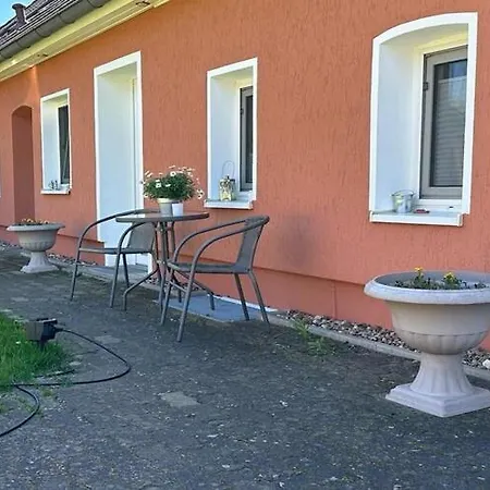 Charmante Mit Kamin In Zarchlin *